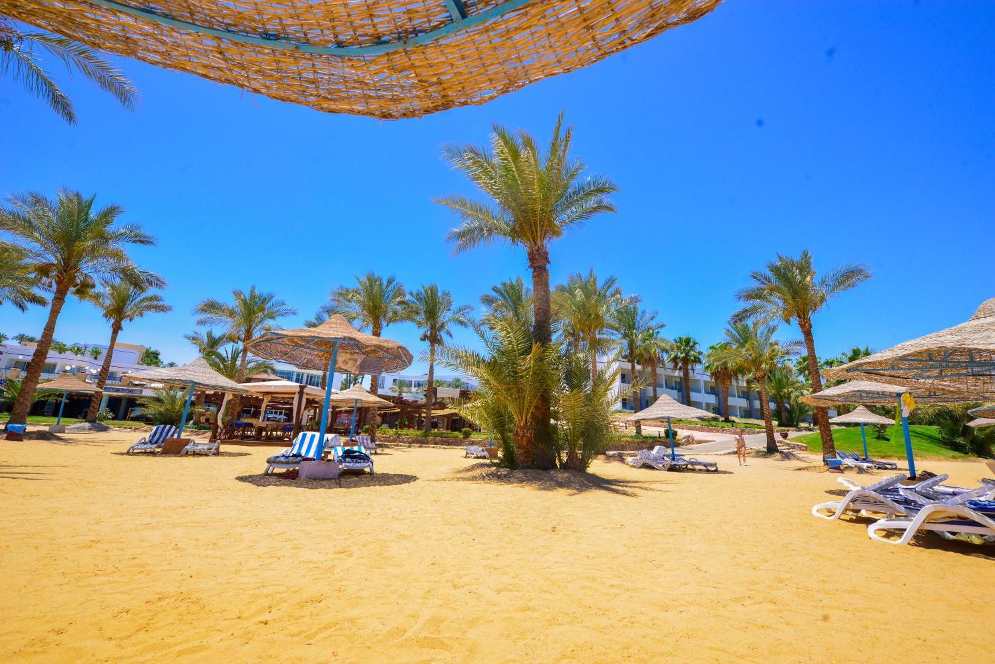 Queen Sharm Aqua Park Hotel Bagian luar foto